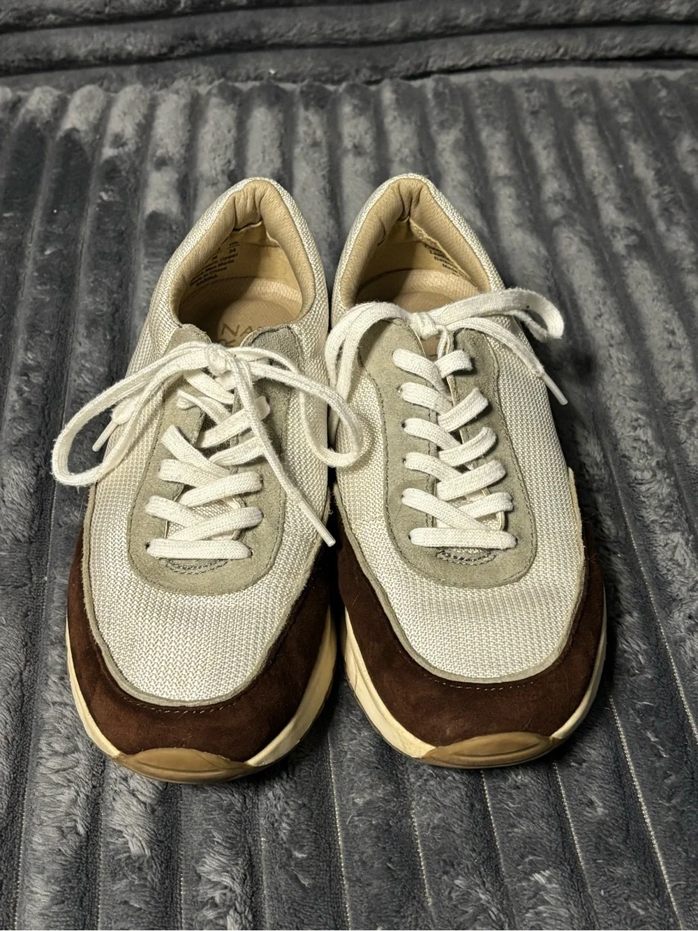 Women’s Casual Lace-Up Sneakers in Beige and Brown